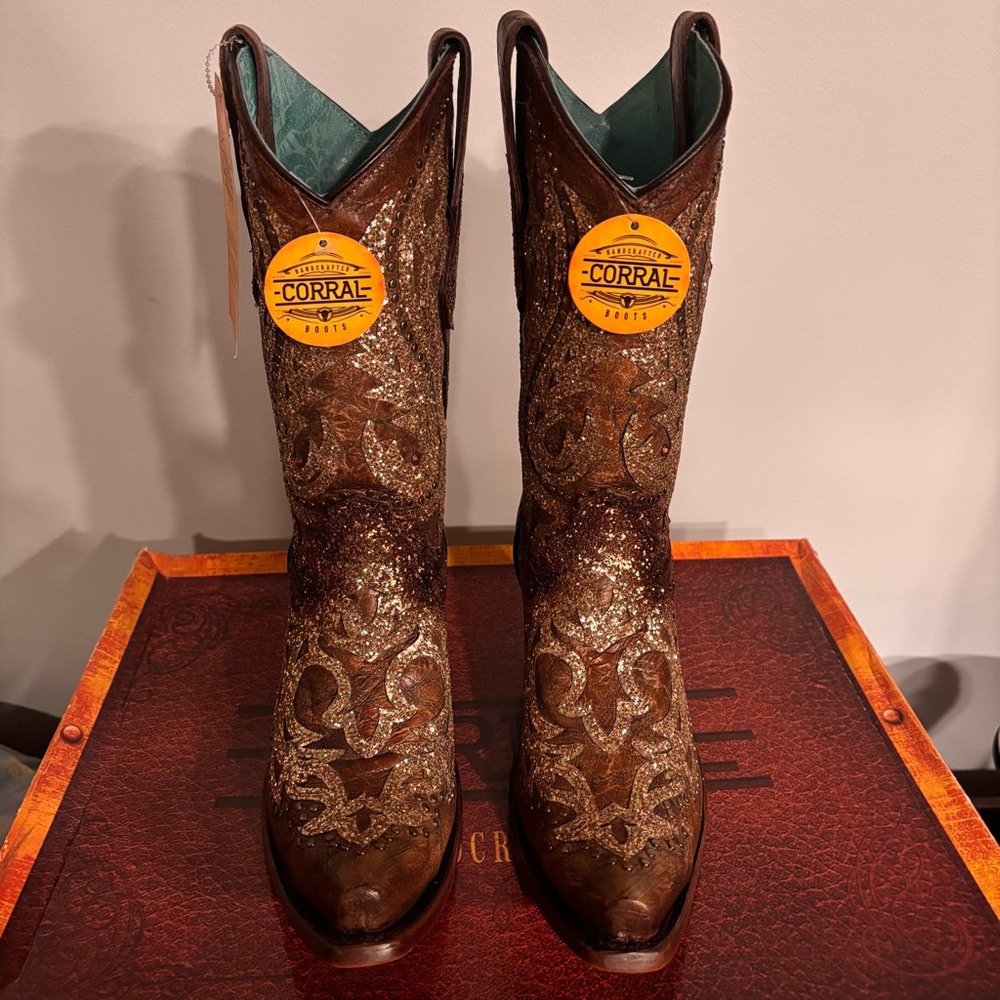 NWT Corral Brown Gold Glitter Trim Rhinestone Studded Leather Western Boots 7.5 - Picture 2 of 9